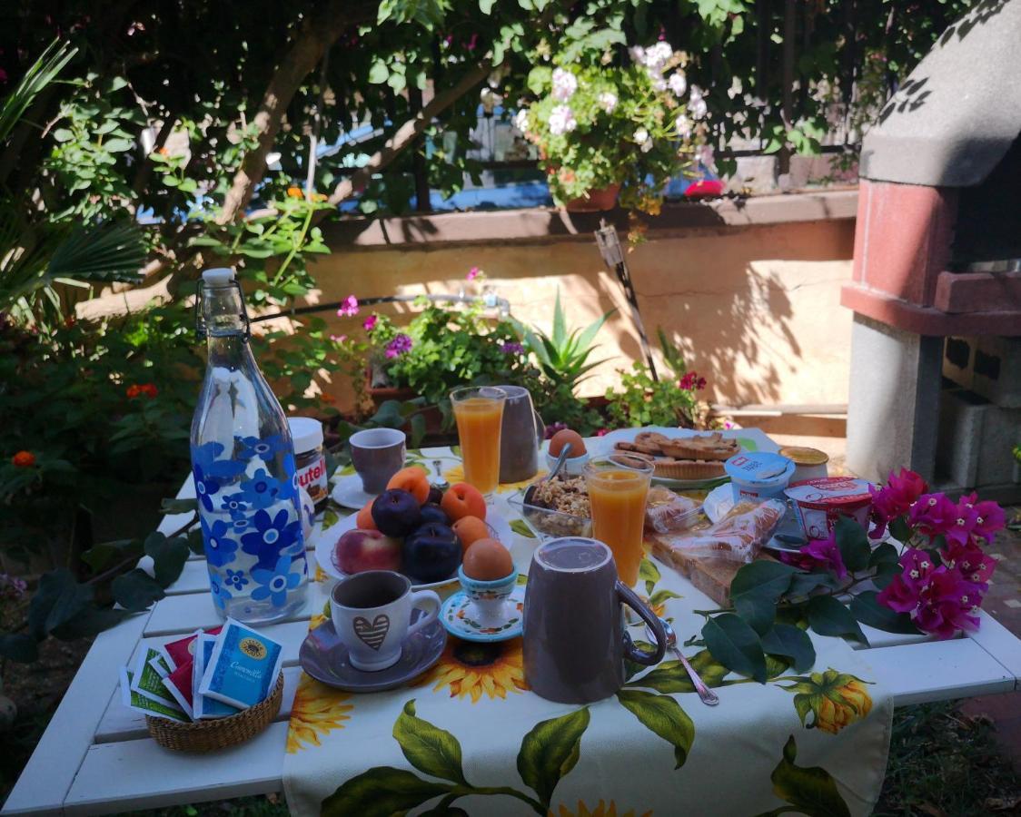 Il Giardino Di Anna - Charming Rooms In קליארי מראה חיצוני תמונה